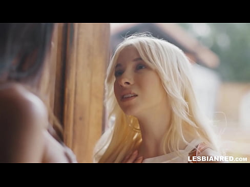❤️ Dekle pride domov čez nekaj mesecev in na koncu poje pičko svoje mačehe ️❌ Fuck video pri nas
